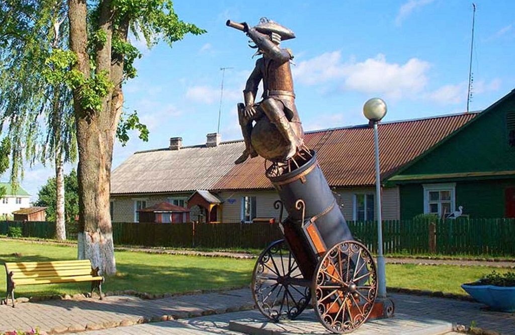 Памятник барону Мюнхаузену