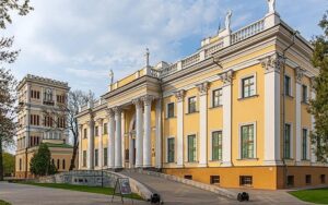 Дворцово-парковый ансамбль Румянцевых и Паскевичей